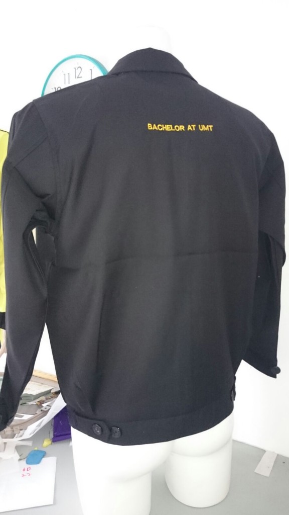 jaket lelaki sulam logo 